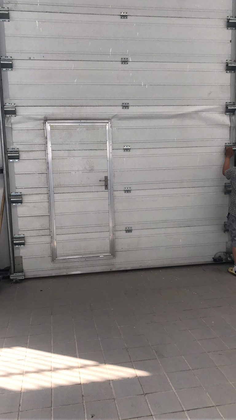 2018年7月20日哈弗4s店維修提升門案例